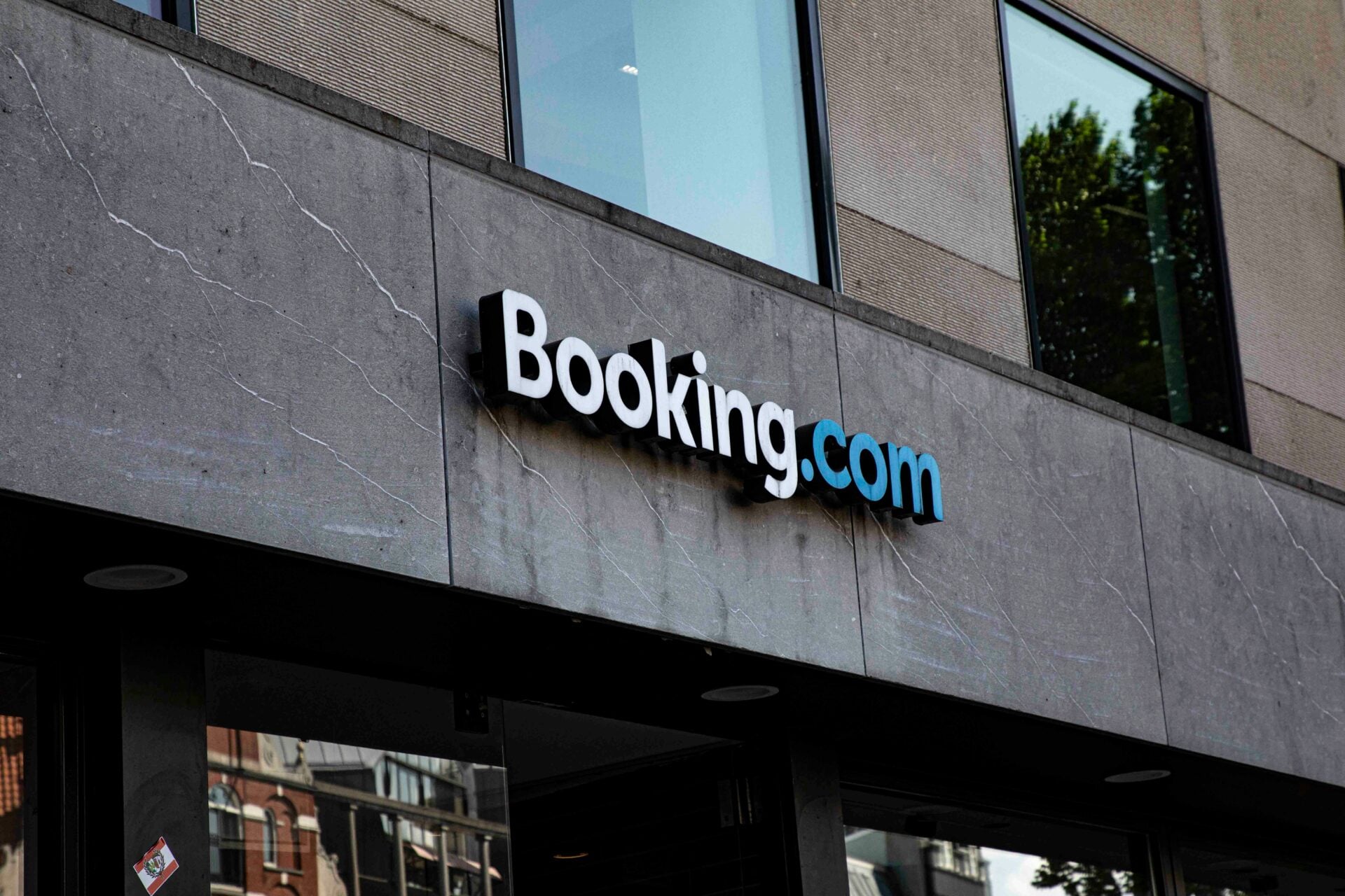 Booking.com Pros and Cons
