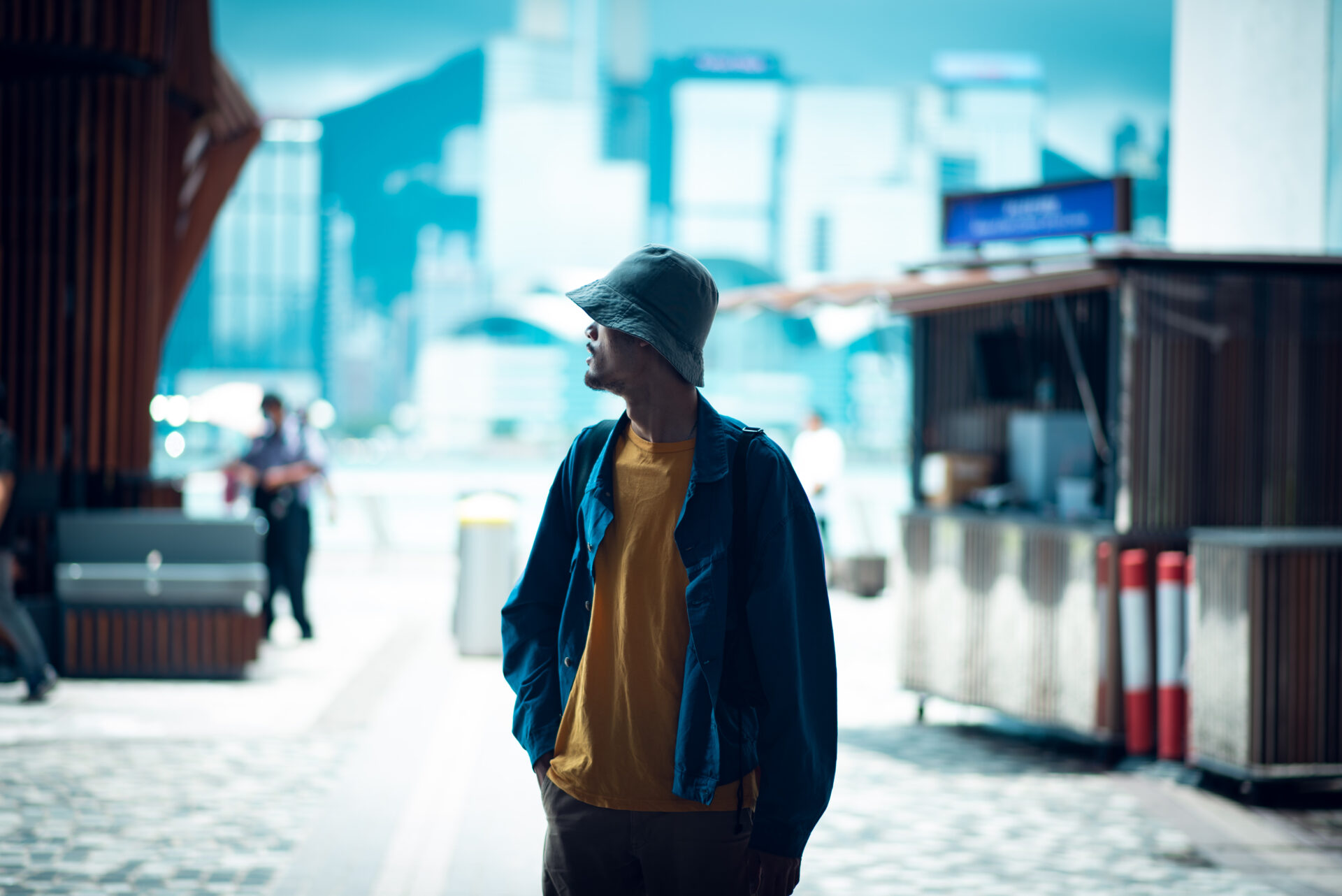 A Millennials man with a hat